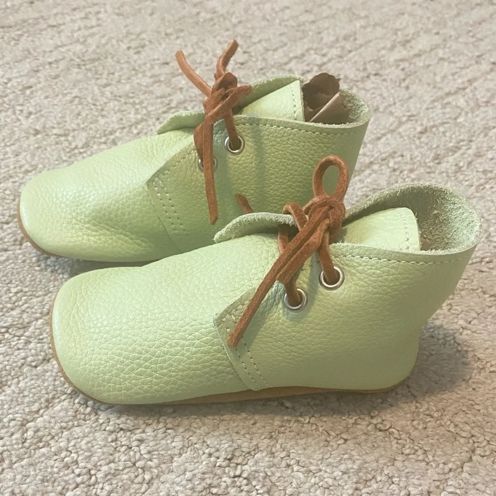 NEW Mon Petit Bright Green Leather Shoes Size 6 Brown Soft Soles Real Leather